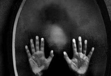 亲人离世后的4大禁忌:为什么不能摸死人的脸死