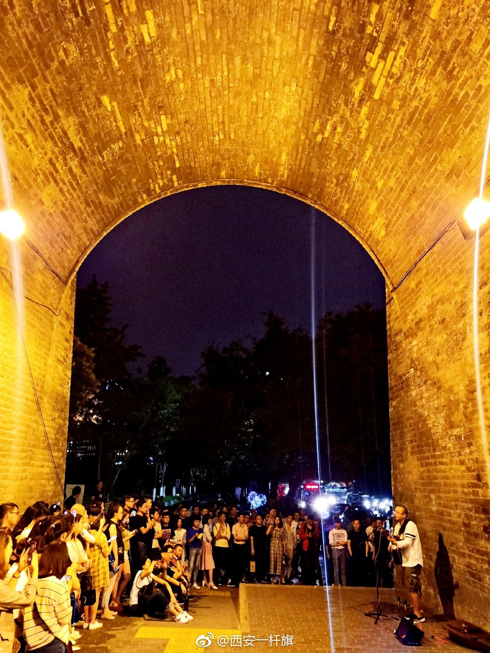 西安城墙根里有个听南门说