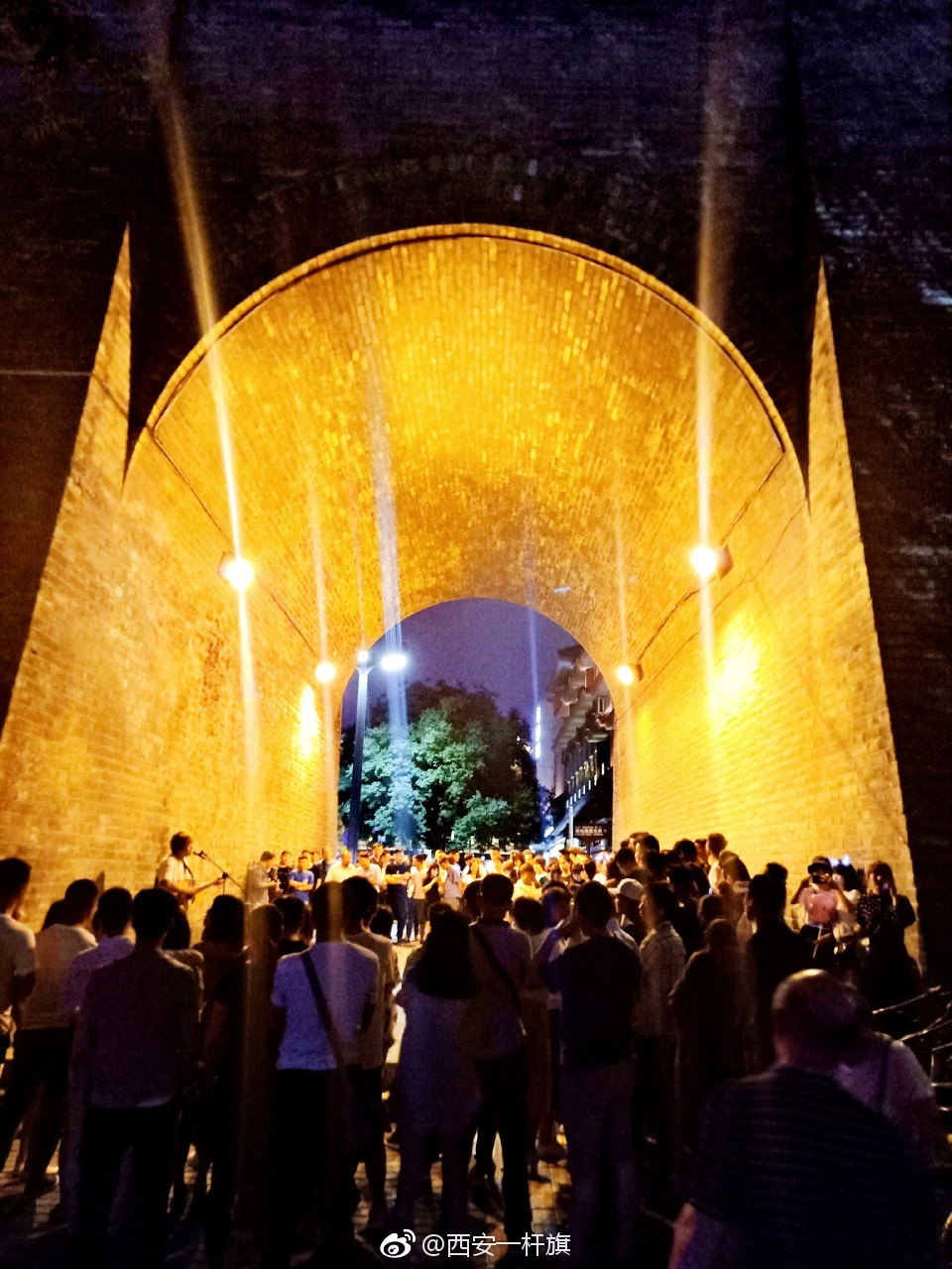 西安城墙根里有个听南门说