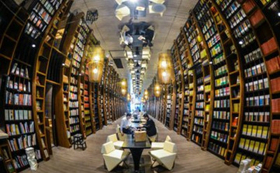 据调查显示,日本大多数学生每天不看书,年轻人