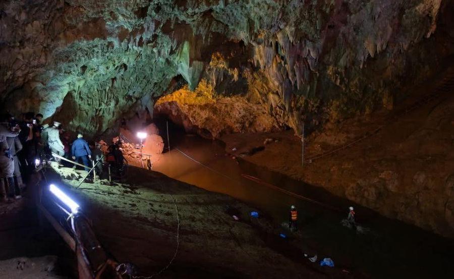 泰国失踪少年足球队失联8天,医生:生存希望渺