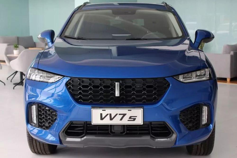 国产车用质量说话，这款国产车与货车较劲相撞，结果亮了！