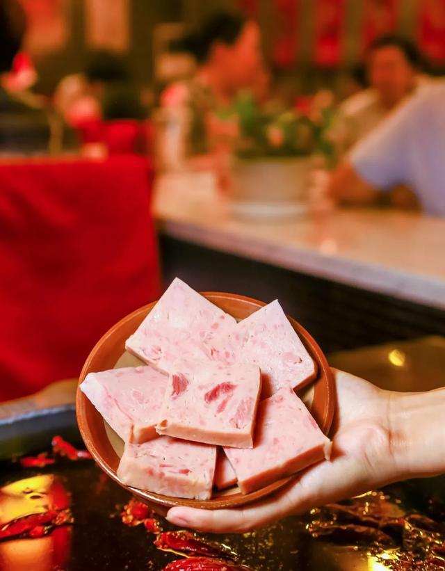 重庆一男子因怕老婆,登上了CCTV?!