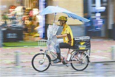 为什么外卖小哥撞到路边小孩,孩子父母却跪下