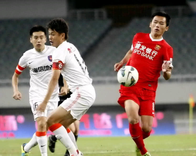 中国足坛又一名将陨落,在中超16秒进球,一度比