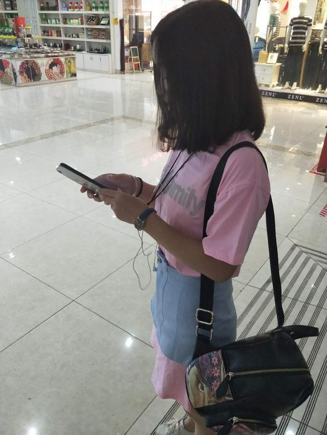 介绍认识3个月的女孩子,回家第一次见面却逼着让我和她结婚