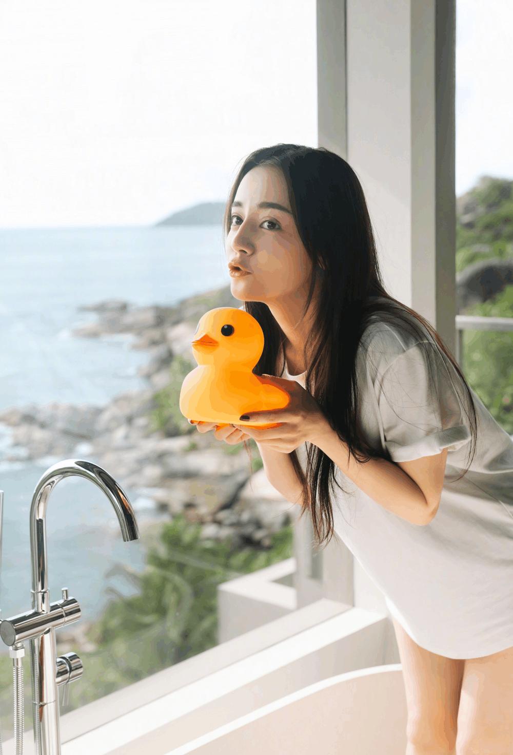 迪丽热巴嫌鼻子太高,动作如女汉子经常被工作