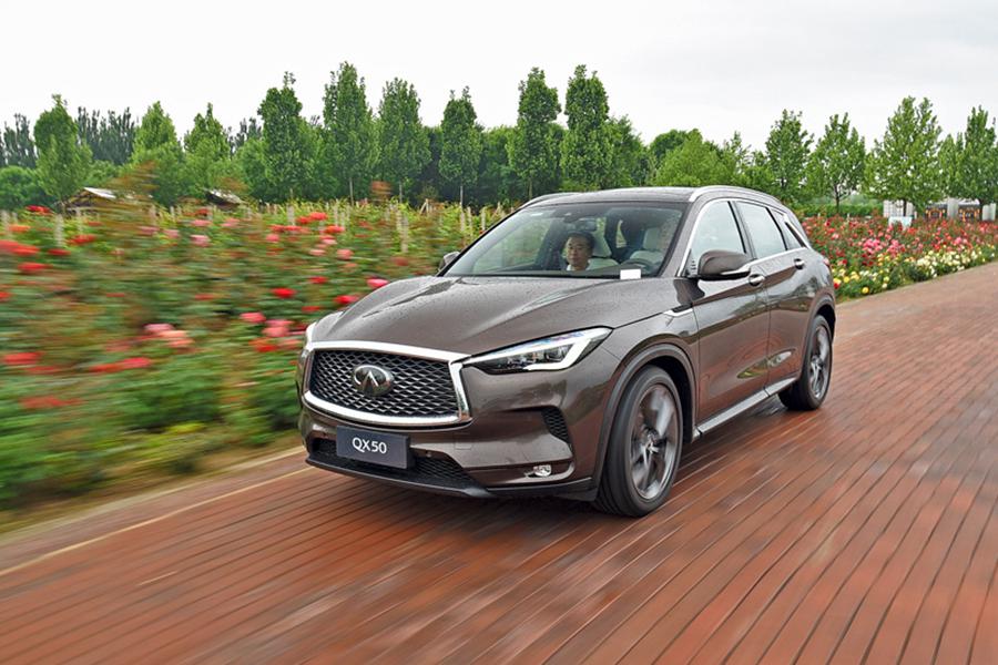 这款SUV预售35万起，T动力+CVT，配双液晶屏，它能挑战BBA吗？