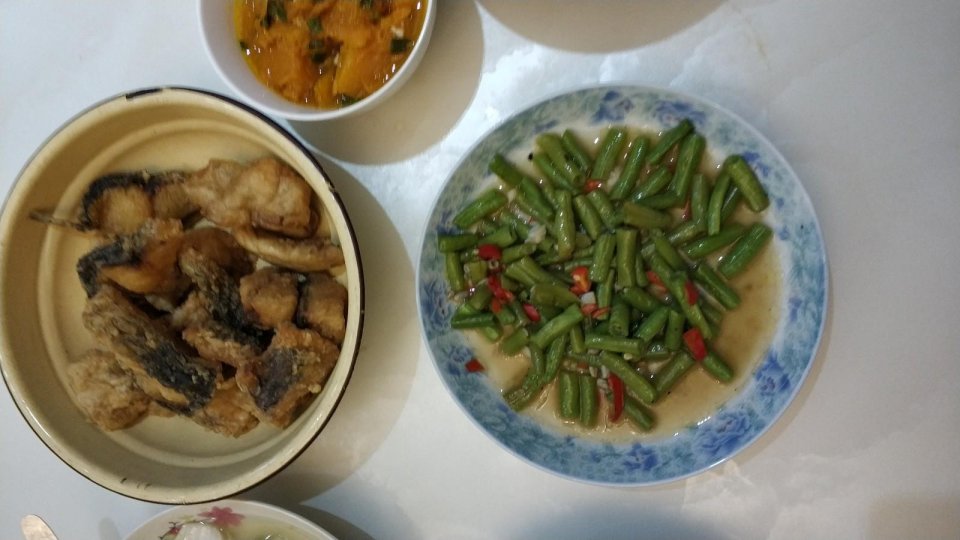带女朋友回家吃饭,竟然发朋友圈说我妈做饭难吃!要不要分手?