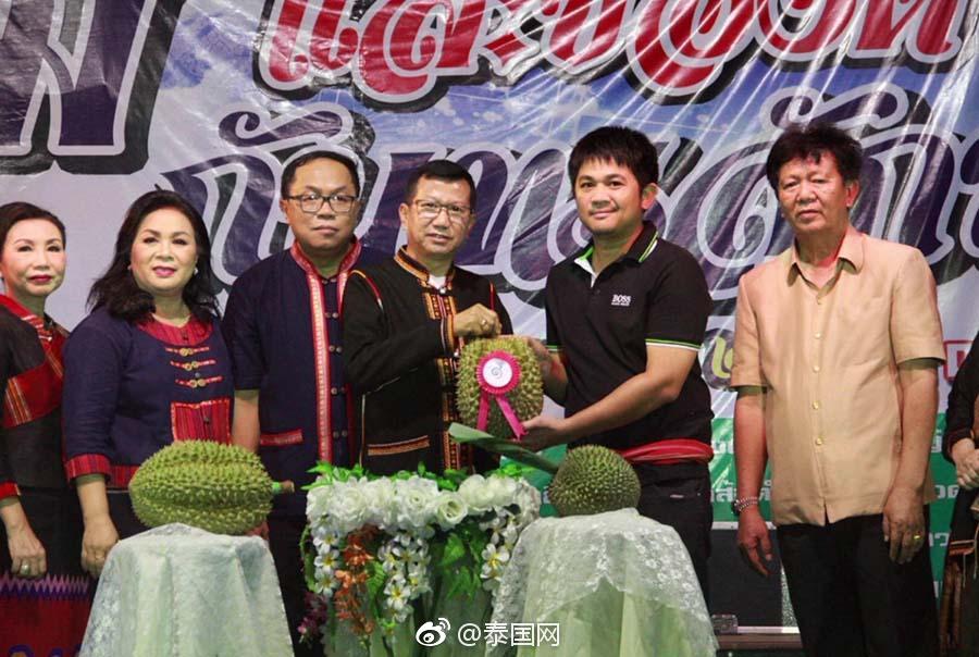 15万铢买下一个榴莲 确认过价格是榴莲真爱粉