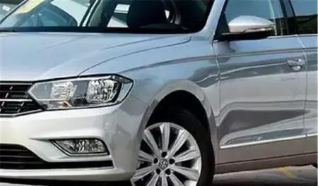 最傲娇的合资车又降价，当年23万如今10万落地，车标是国人信仰