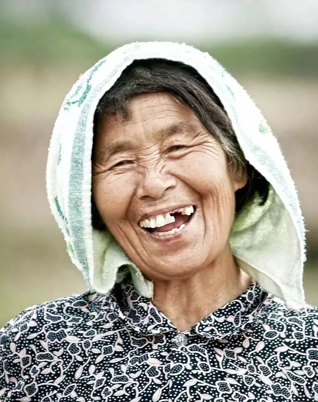 好消息传来：四川成都小餐馆高大农妇到底有多牛？揭秘她火爆背后的经营密码