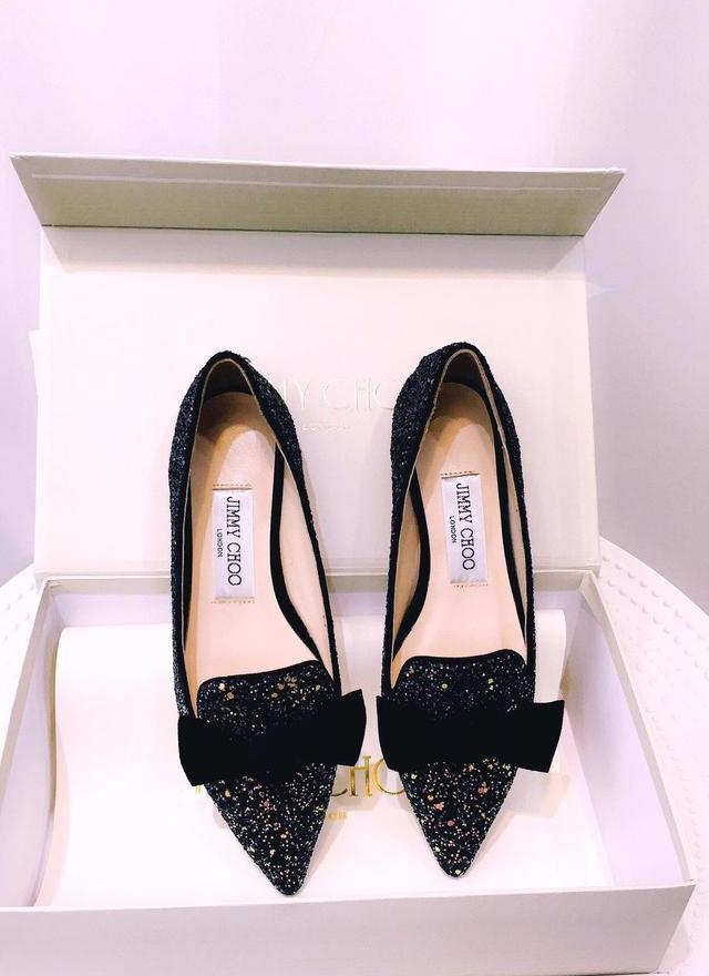 巴黎世家2018新品尖头高跟鞋,优雅有魅力,爱美