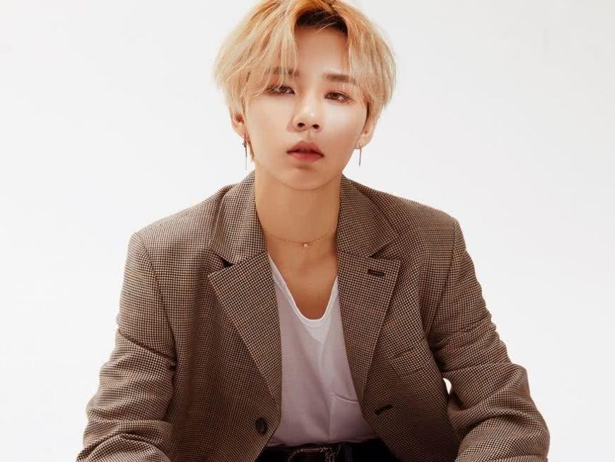 黄明昊自称李权哲“baba”,半夜12点设门禁,又想挨打的节奏