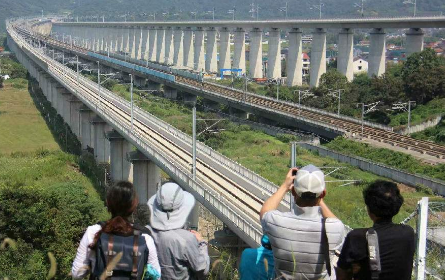 世界最长高寒铁路哈佳铁路正式开通!依兰等