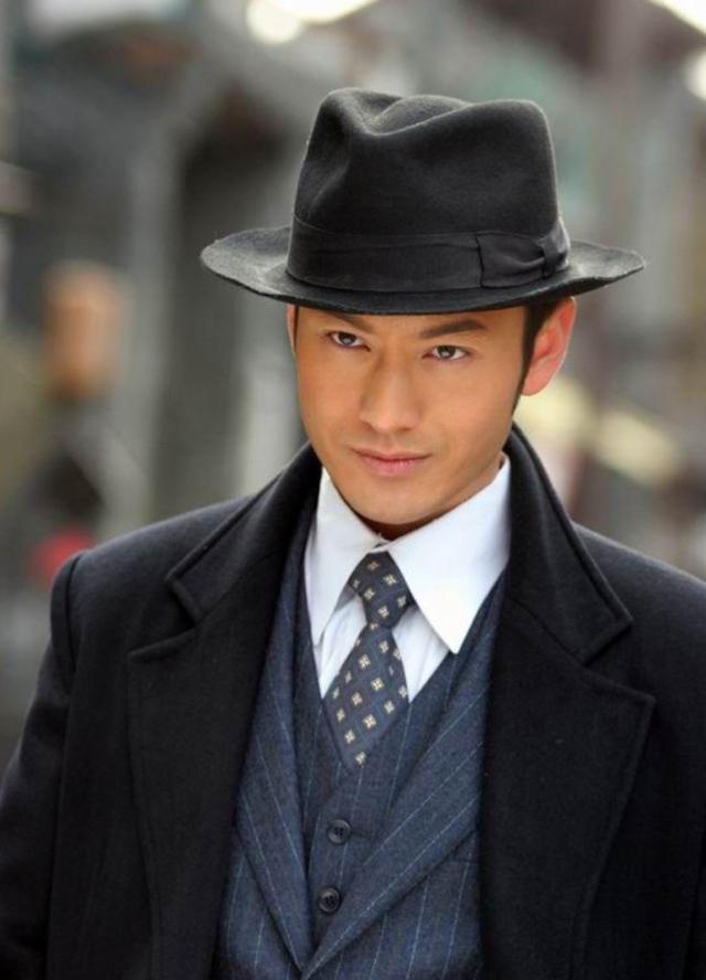 黄晓明账户卷入巨额资产被查,送baby的豪宅豪