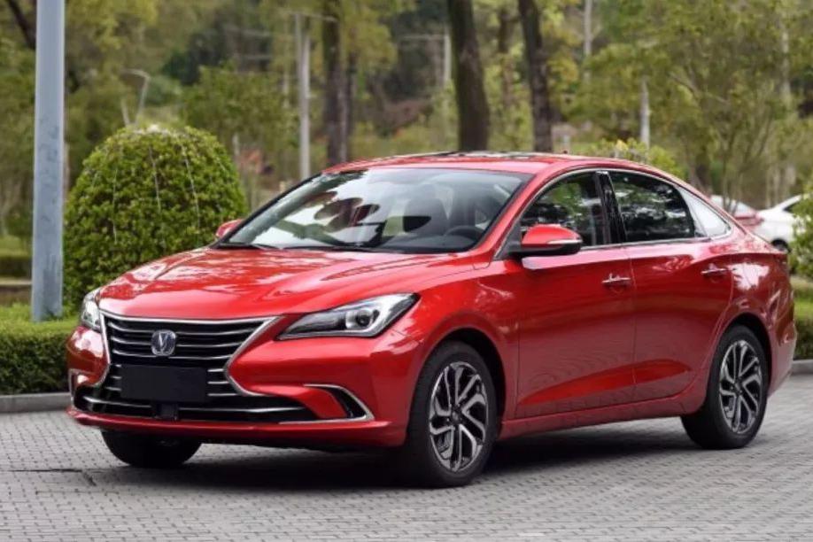 还买什么速腾英朗科鲁兹，这款车卖出72万辆，空间、安全秒同级