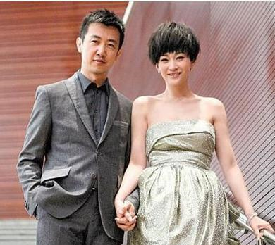 曾被梅婷当场捉奸，李小冉两次为他堕胎，现50岁低调再婚
