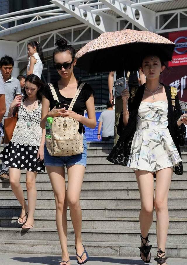 街拍: 太原街头最美丽的几位女孩, 你更喜欢哪一个?