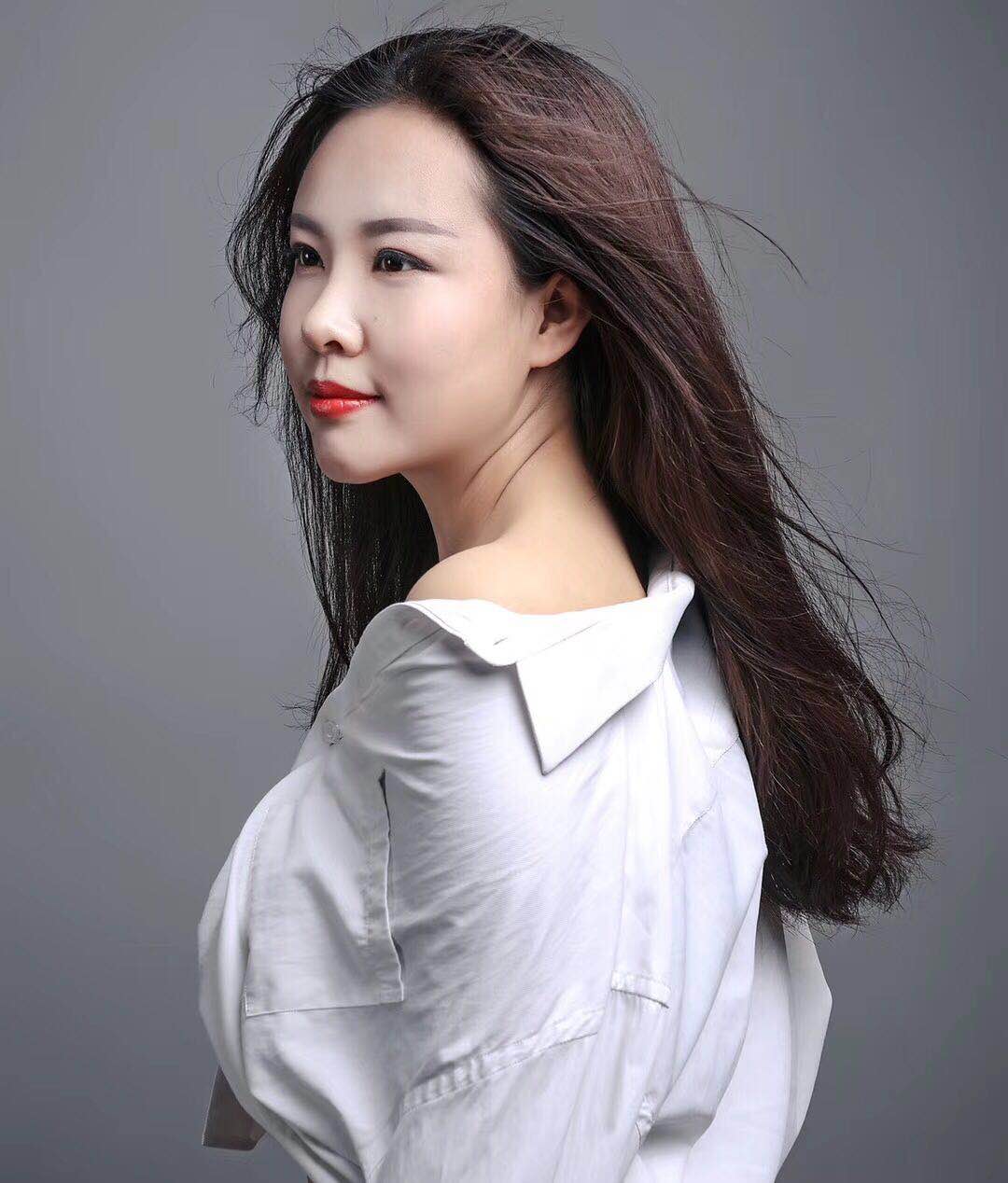 北大学信息商务学院 牛紫雯 年龄 21 身高169