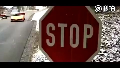 买辆兰博基尼还是挺划算的 能省下不少停车费呢！