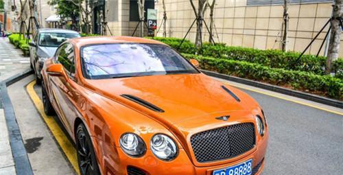 深圳最贵的好牌挂在这辆如此闷骚的宾利上, 我猜车主是个年轻人