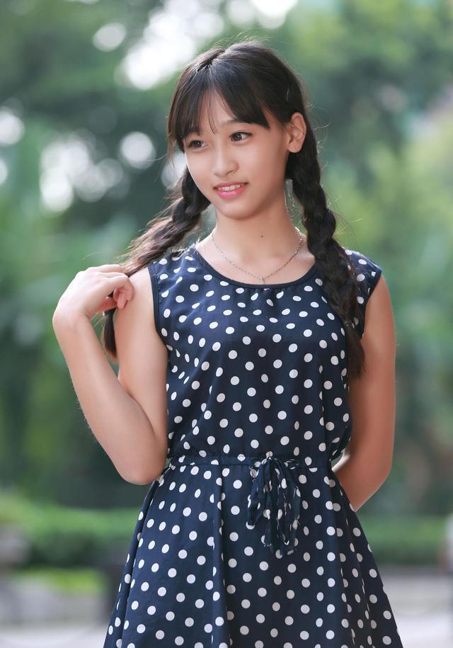 儿子外出, 我听到儿媳房里传来异常声音, 在门口偷听后我瘫软在地