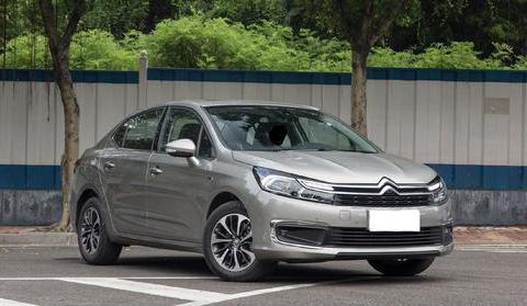 比卡罗拉还漂亮，跑高速稳如牛，如今直降2万，11万都卖不动