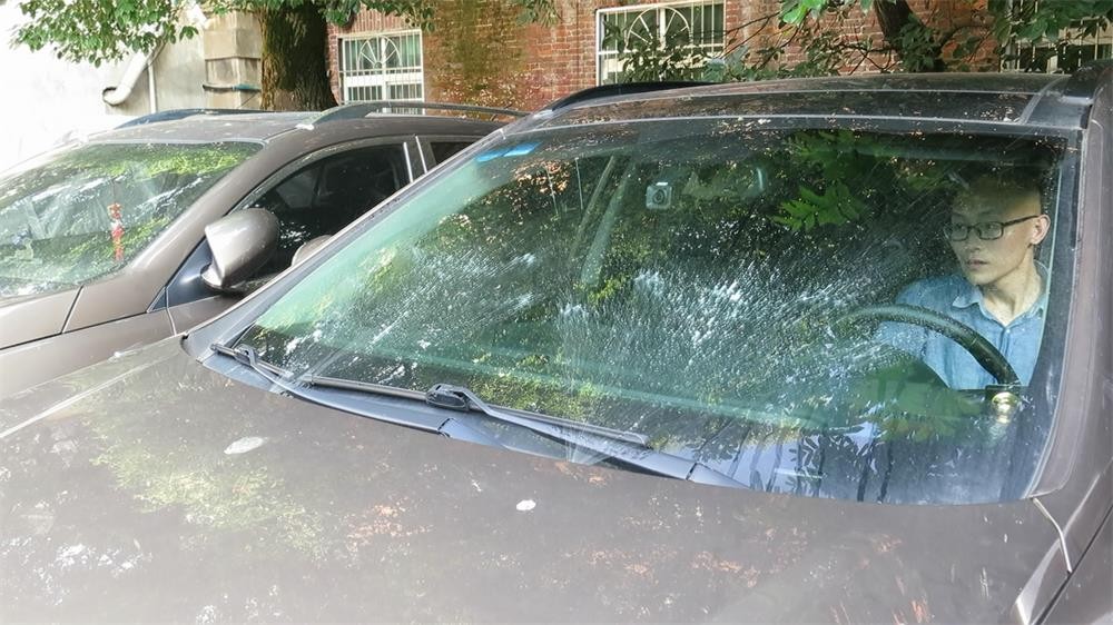 汽车雨刮器坏了，修理店开价好几百换电机？老司机教你几毛钱搞定