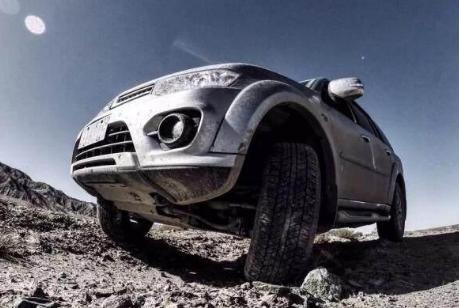 30万级别最强SUV，全时四驱+V6发动机，终端仅18万放弃哈弗H9