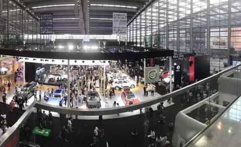 BBA包馆，劳斯莱斯超豪SUV亮相，深圳车展都是人民币的味道