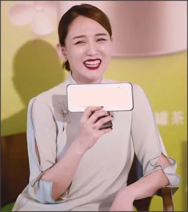 陈乔恩公布体重108斤 双下巴大圆脸肯定是幸福