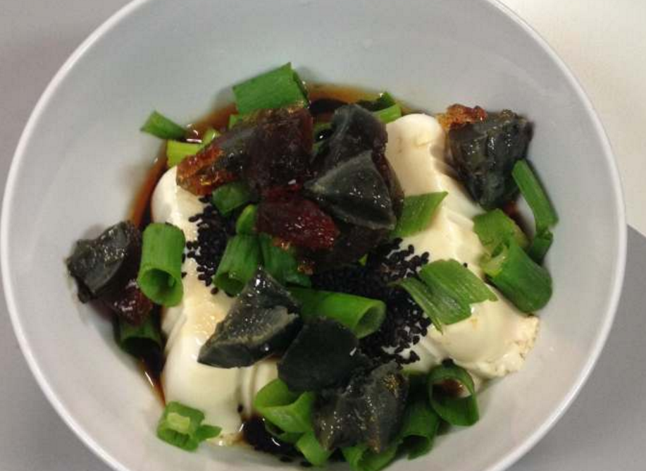 黑暗料理现身中餐厅,赵薇极力推荐,法国人却