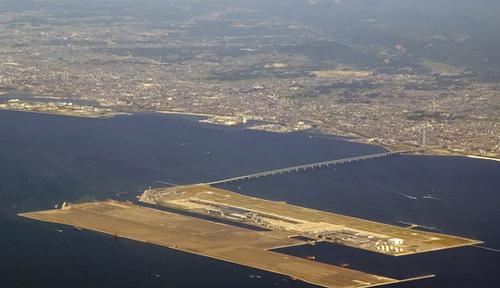 日本关西国际机场:可上下调整的岛屿