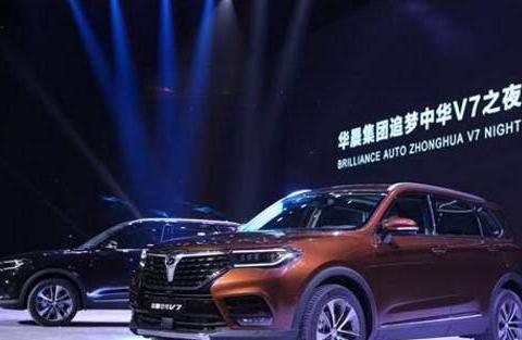 国产再次爆发! 装上宝马发动机和鸡腿档杆, 卖10万, 汉兰达流泪了