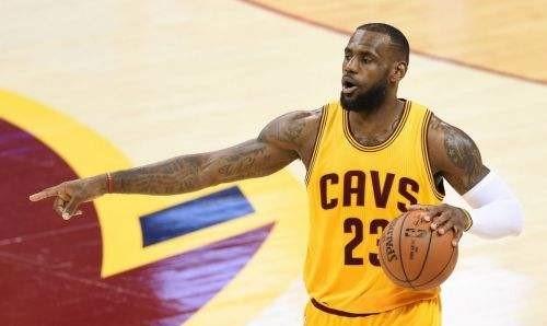 谁是NBA的球霸?从一张持球时间排名表看出
