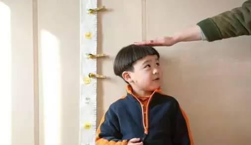 孩子天天跳绳就能长高? 医生说, 这个方法才能