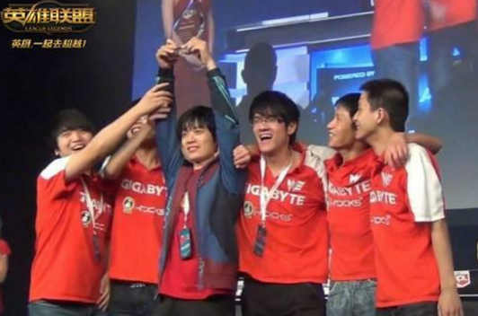 LOL:拔网线事件时一辈子的羞耻,clgeu一生黑.