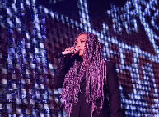 张惠妹出席活动,网友:你到底经历了什么!