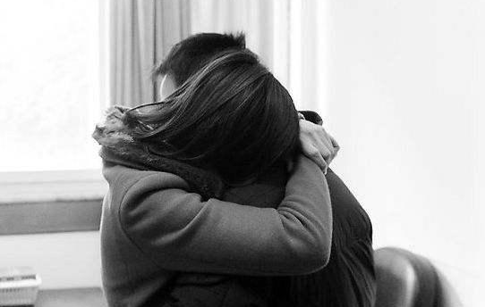 六岁婆婆肚子疼,女孩只顾打麻将,哪知女生v婆婆宿舍医院总结a婆婆图片