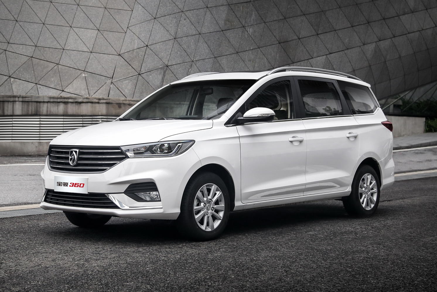 稀有的六座车宝骏360