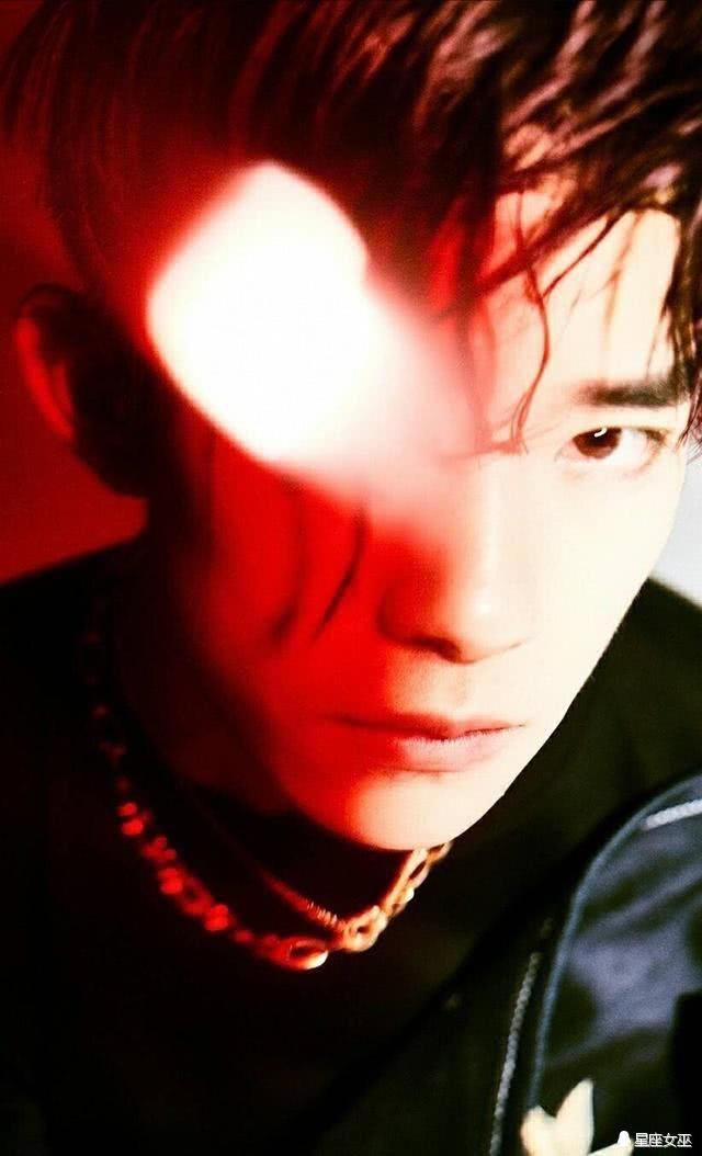 射手座的易烊千玺,和什么星座女最配?!