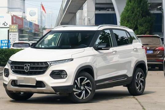 专为平价而生，周年版卖7.68万， 月销超4万台穷追猛打终夺销冠