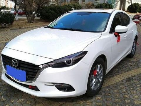 安徽小伙花13.6万买辆马自达昂克赛拉，女友：不买红色就是不爱我