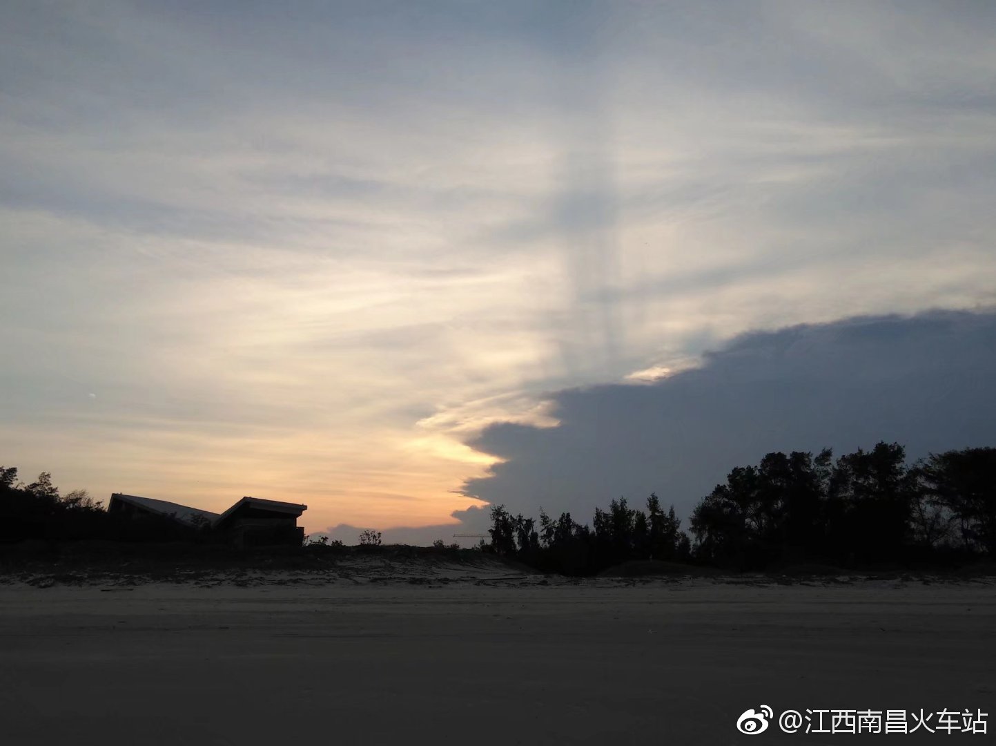 众里寻他千百度,蓦然回首,那人却在灯火阑珊处