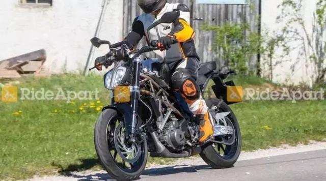 下一代小钢炮KTM 390 DUKE谍照曝光，尺寸比现款要大一圈