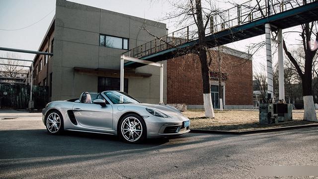不是情怀落地,是坚守阵地,试驾保时捷718 Boxster