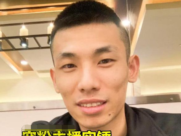 旭旭宝宝200万宝马白菜价卖给粉丝,得知价钱后