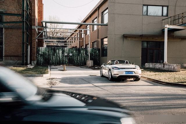 不是情怀落地,是坚守阵地,试驾保时捷718 Boxster