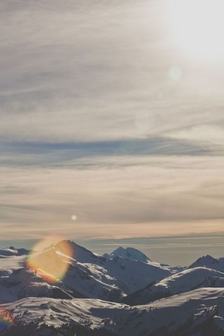 既然选择了远方,便只顾风雨兼程。--汪国真《热